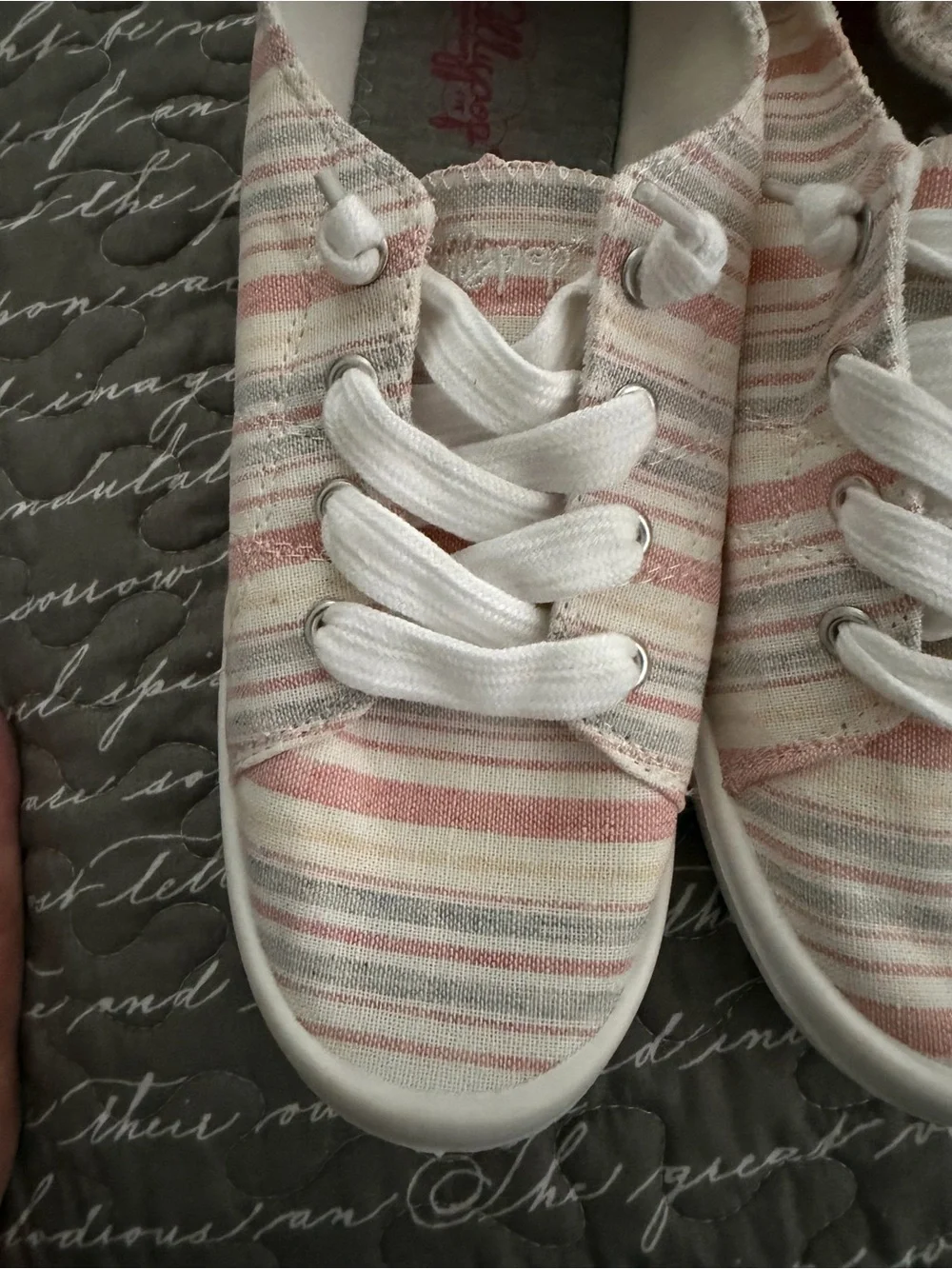 Jellypop Women’s Striped Sneakers Size 8.5